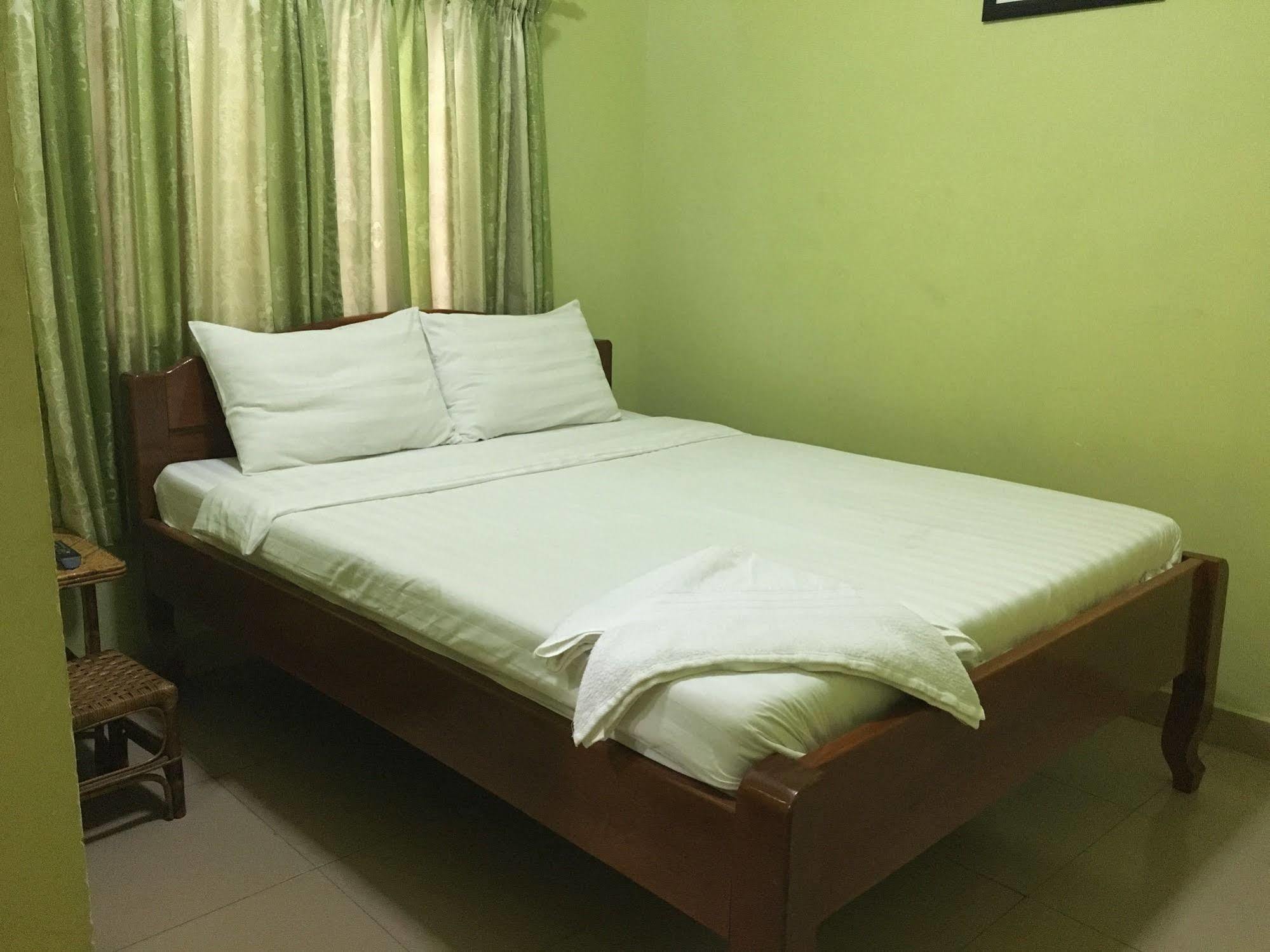 Pratna Guesthouse Phnom Penh Bagian luar foto